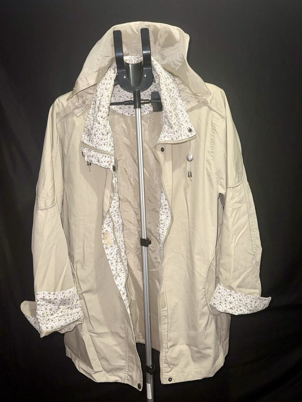 Vintage 1990s BLAIR Women’s XL Jacket - Good condition- Beige/Tan Flowers